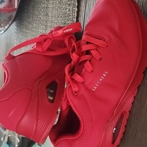 Skechers red uno stand on air sneakers